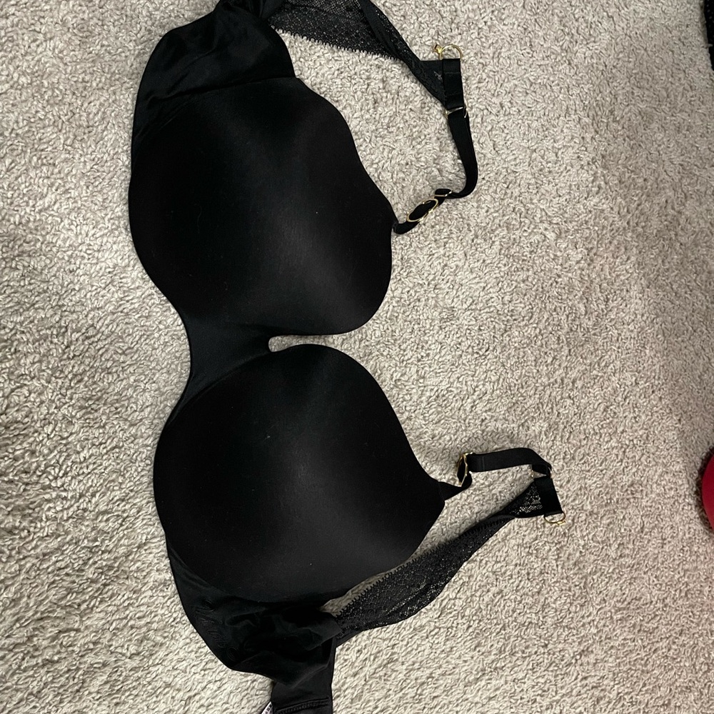 Victoria's Secret Black Full Coverage Bra with lace straps